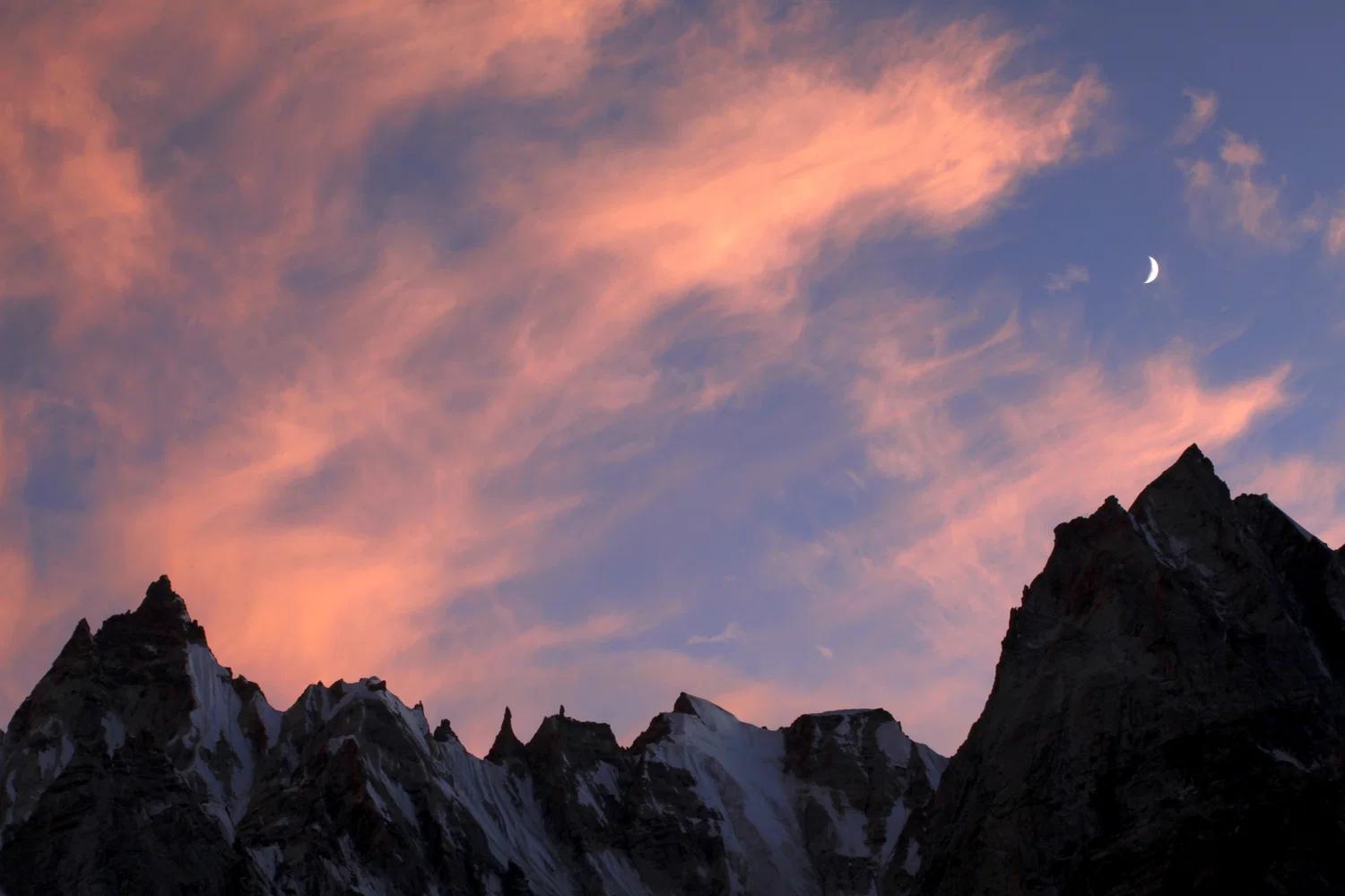 Gondogoro Peak - Photo 2
